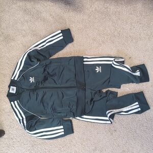Adidas track suit, dark green, 5t